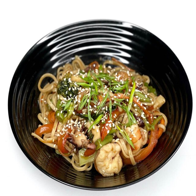 Замовити суші роли WOK у Львові - WOK з морепродуктами